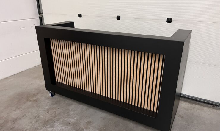 DJ Booth met Warnex coating en lattenwand